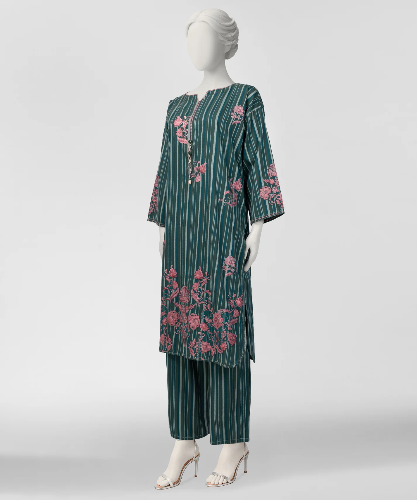 green embroidered jacquard co-ord set - Image 6