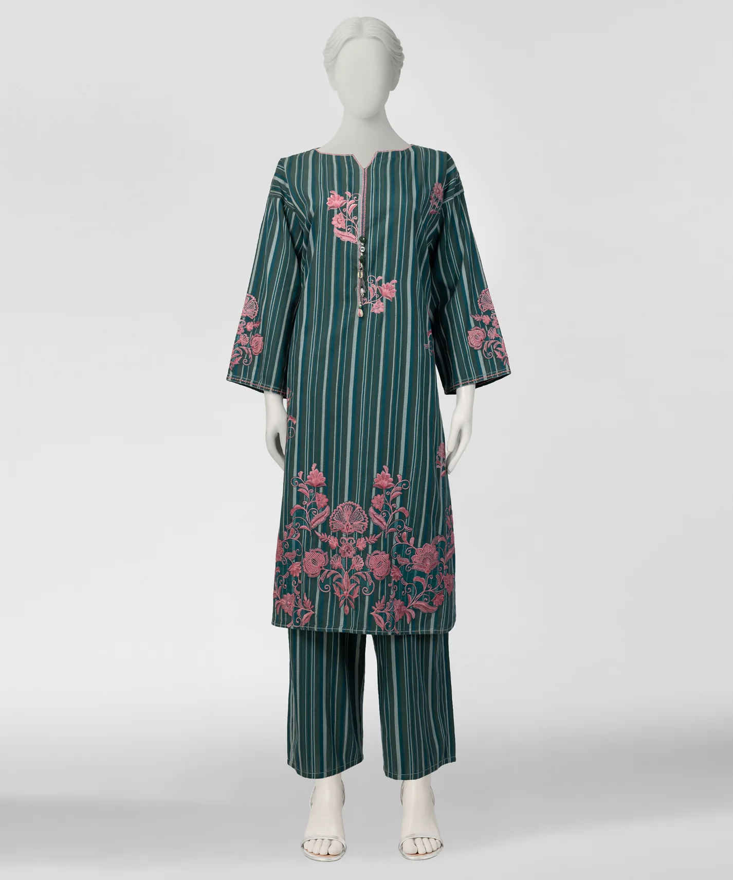 green embroidered jacquard co-ord set - Image 7