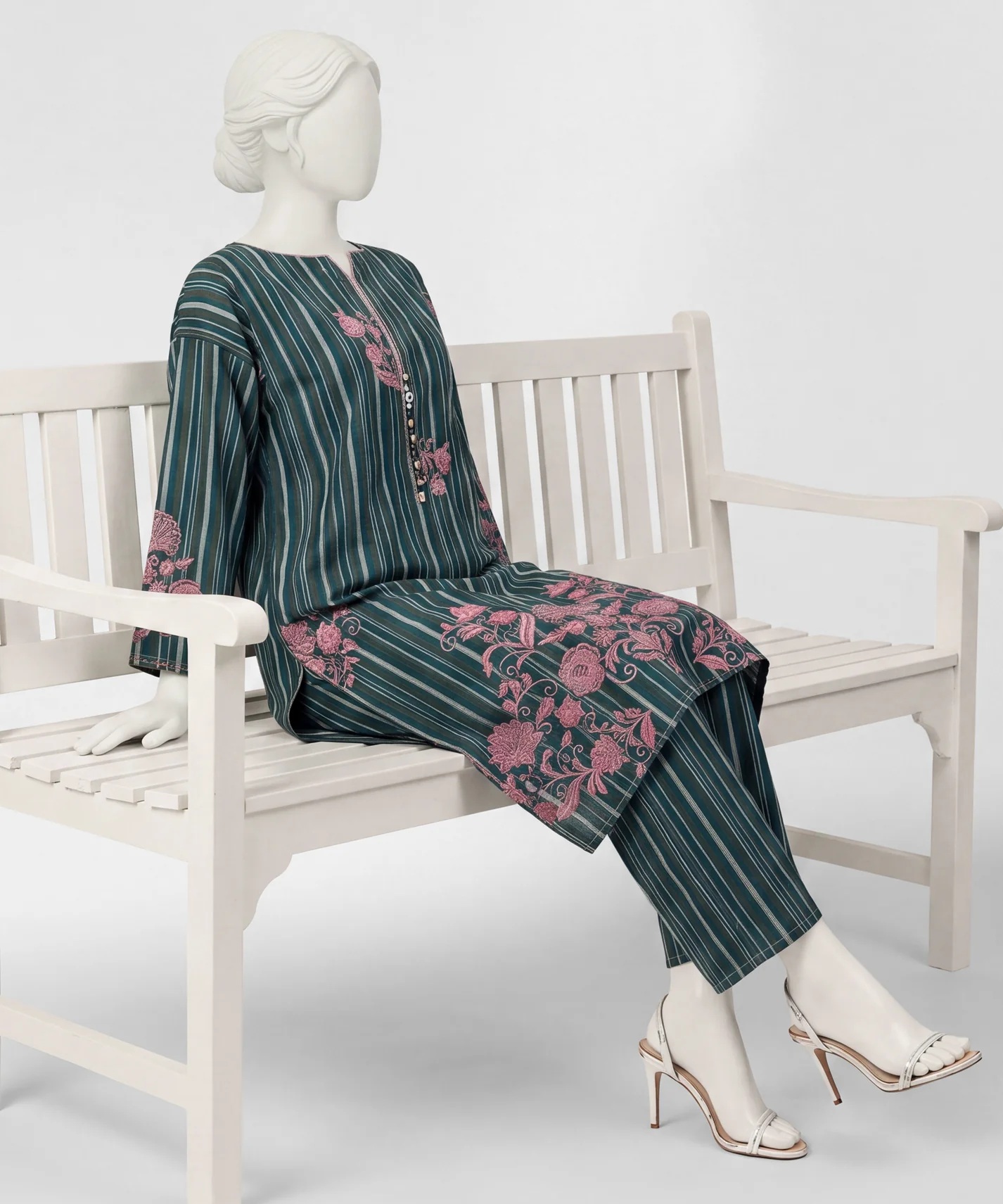 green embroidered jacquard co-ord set - Image 5