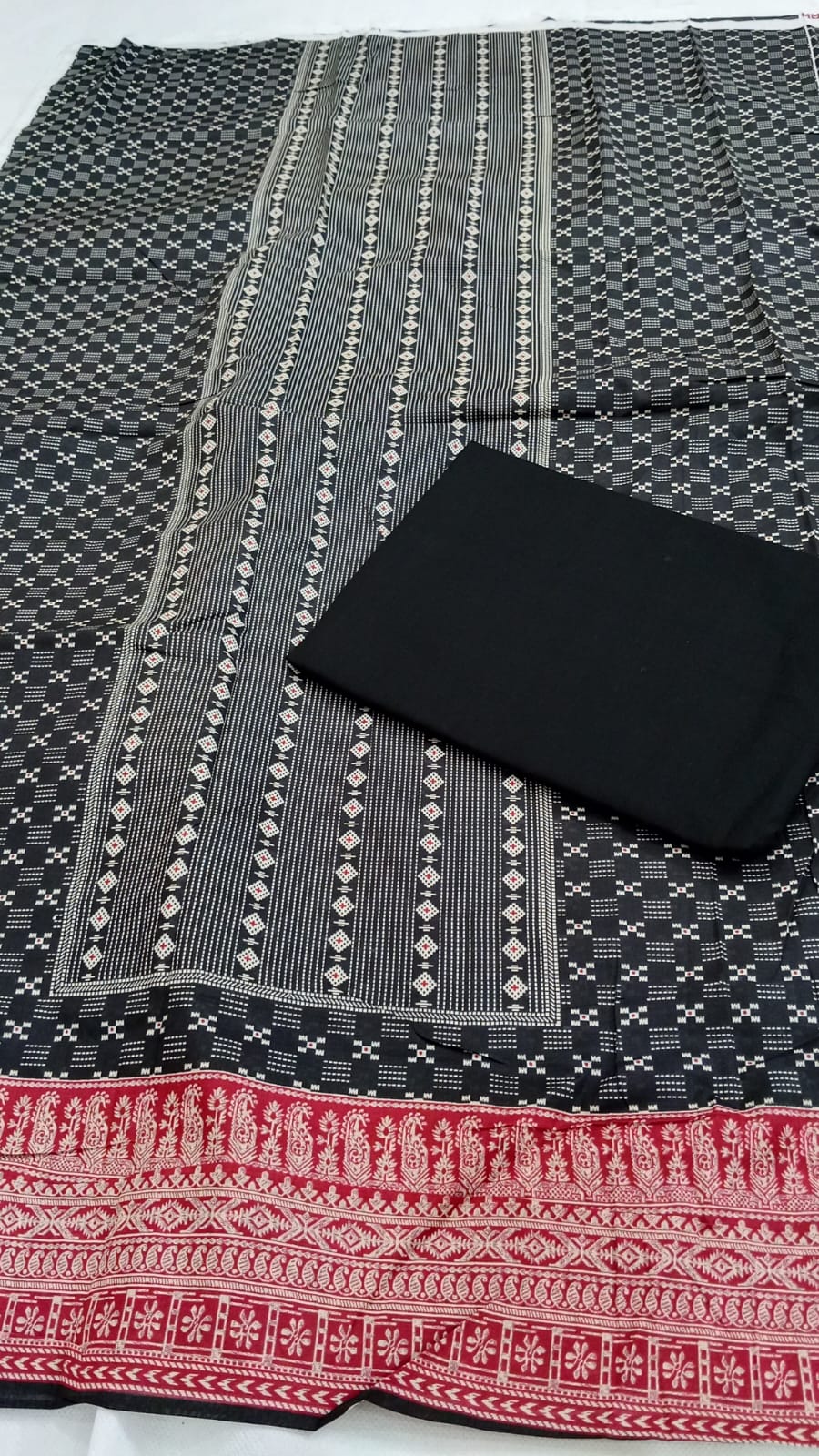 Mixed Brand 2-Piece Unstitched Suit - Image 5